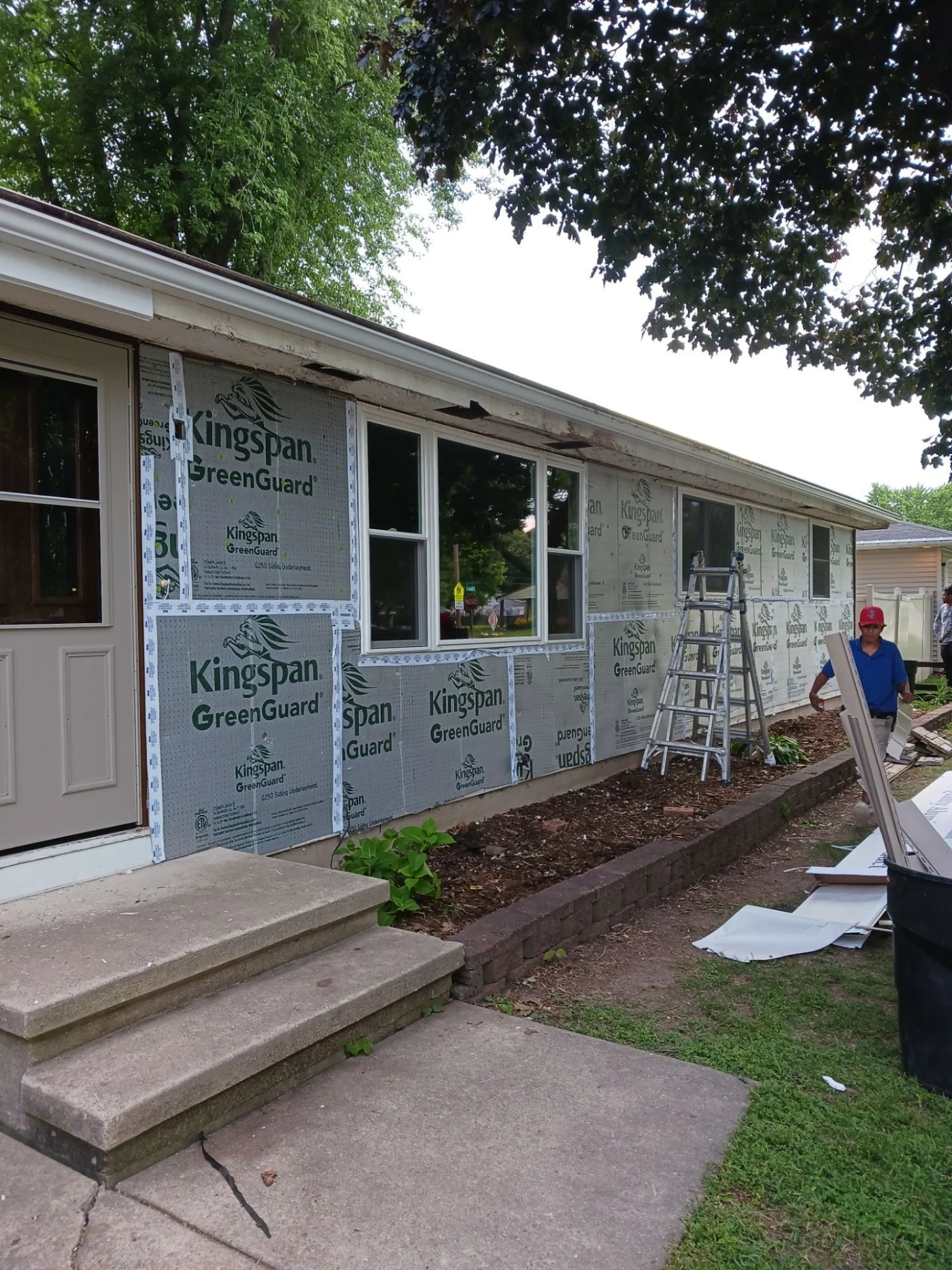 Weather Proof Windows | Wisconsin Exteriors | Kaukauna area New windows being installed on Kaukauna home by Wisconsin Exteriors
